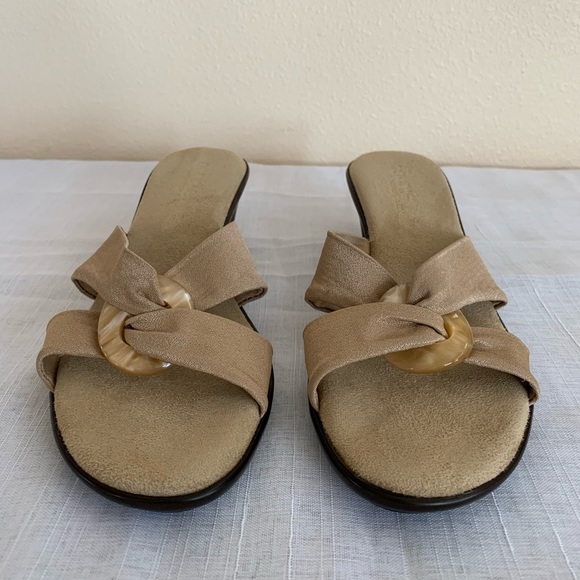 New Italian handmade Slides with Buckle 9M 
Wedges
Size: US 9M - Picture 2 of 9